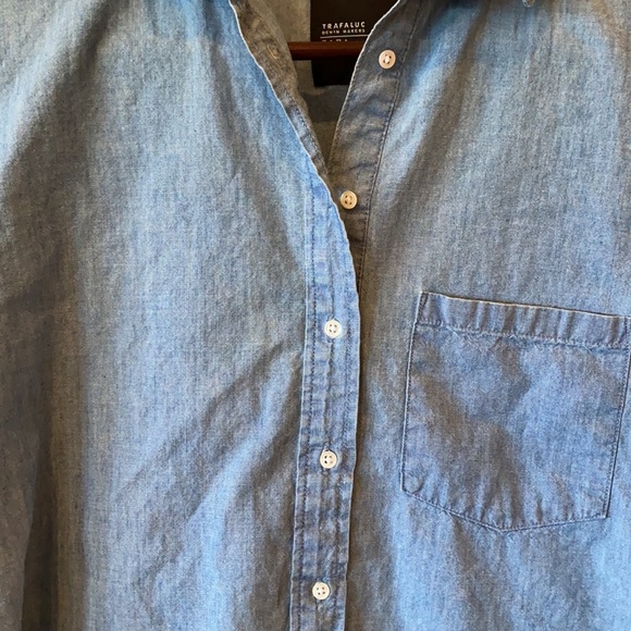 Zara slightly cropped chambray collared button down - Picture 3 of 9